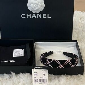 NWT CHANEL 2024 Tweed CC Headband